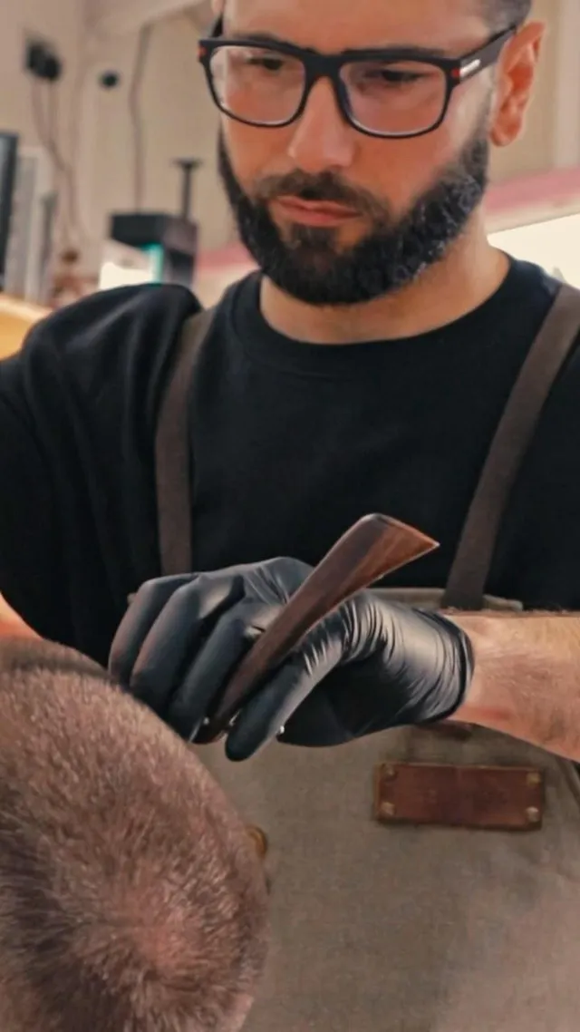Beard shaping with a razor