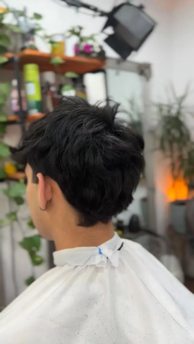Clean neckline, back of the head